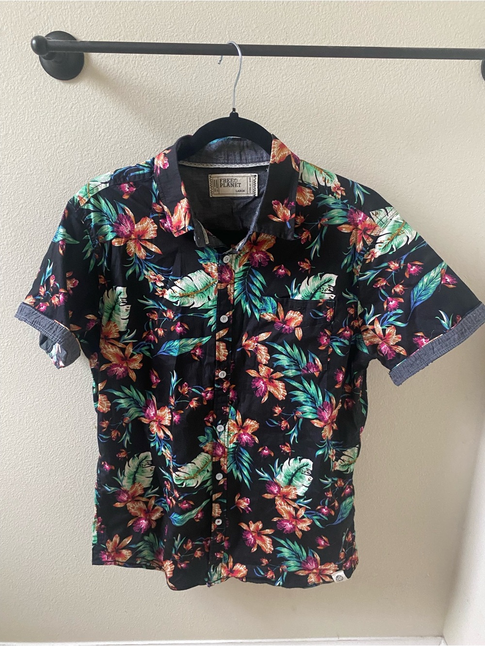 Free Planet Black Tropical Floral Short Sleeve Button-Down Shirt